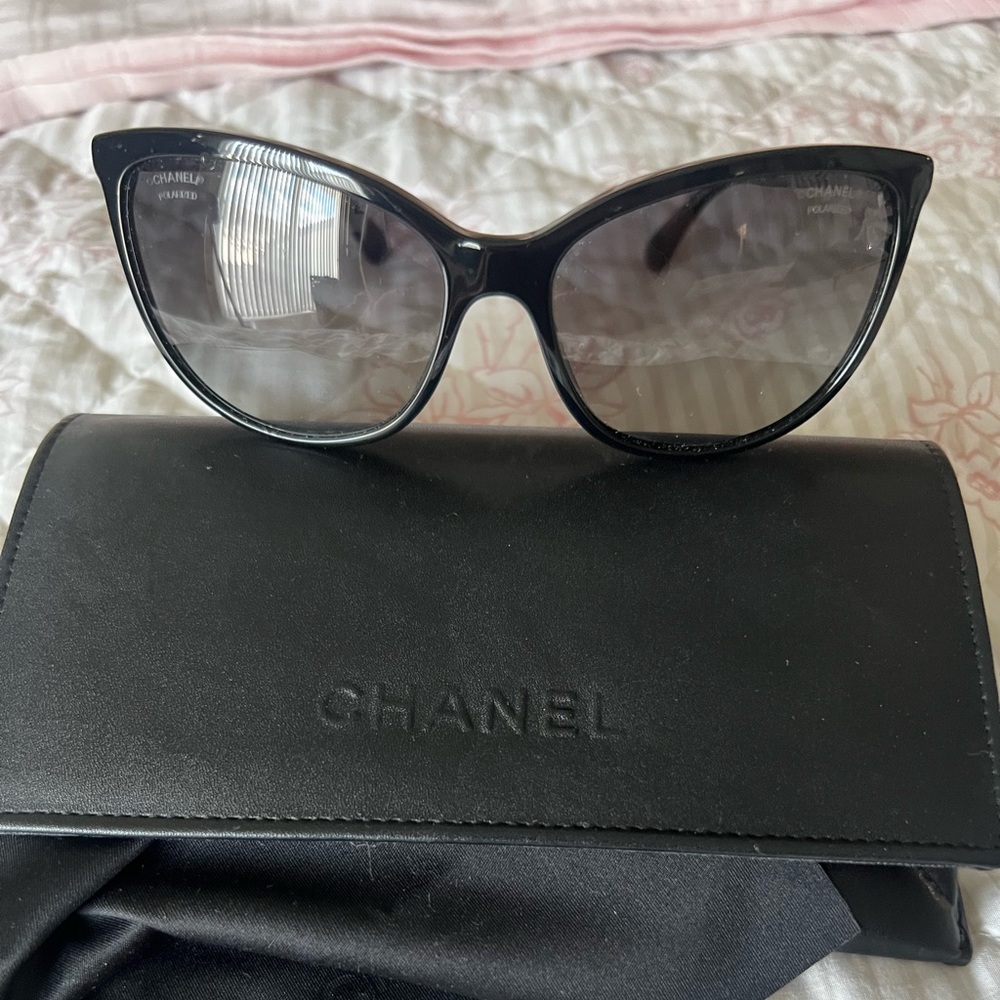 NWT Chanel Polarized Black Cat-Eye Chain Link Sunglasses